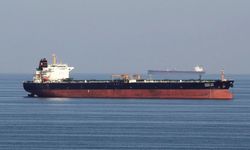 Tankerler Hürmüz Boğazı'nda kilitlendi; Petrol fiyatları zıplayabilir!
