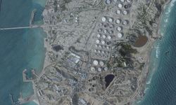 Trump Hark Adası'nı Vurdu, İran 'Kül Ederiz' Dedi!