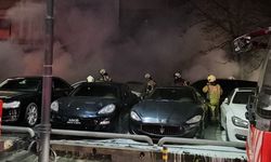 Lüks araçlar küle döndü; Beşiktaş'ta araç kiralama şirketinde yangın