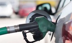 Akaryakıtta İndirim Sevinci Kısa Sürdü: Bu Gece Hem Benzine Hem Motorine Zam Kapıda!