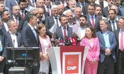 CHP’de Büyük Teşkilat Operasyonu: İstanbul, Ankara ve İzmir İl Başkanları Görevden Alındı!