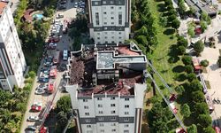 Küçükçekmece’de Korkutan Çatı Yangını: 10 Vatandaş Dumandan Etkilendi, Bloklar Tahliye Edildi