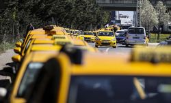 Başkent Taksilerinde 'NATO' Standartları: Beyaz Gömlek, Lokum ve Kolonya Dönemi