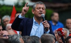 CHP'de Kurultay Düğümü Yargıya Taşındı: Özgür Özel'den Mahkemeye "Çağrı Heyeti" Başvurusu