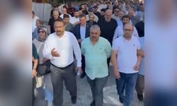 Esenyurt'ta Pazarcılardan Kayyum Can Aksoy'a Protesto: "Ekmeğimizin Peşindeyiz"