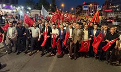 Küçükçekmece Tek Yürek Oldu: 15 Temmuz Kahramanları Dev Yürüyüşle Anıldı!