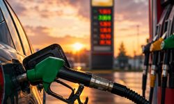 Akaryakıtta Zam Yağmuru Sürüyor: Bu Gece Yarısı Benzine 2,74 TL Zam Geliyor!