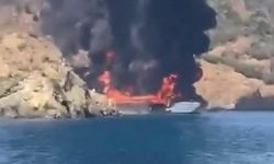 Fethiye Açıklarında Gezi Teknesi Yangını: 115 Kişi Denize Atlayarak Kurtuldu