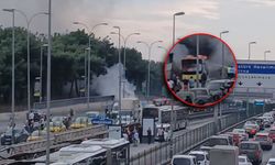 Bahçelievler'de İETT Otobüsü Alev Alev Yandı: D-100 Karayolu Trafiğe Kapandı