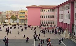 Okullarda Yeni Güvenlik Dönemi Başlıyor: 31 Bin Görevli Saha İnecek, Polis Nöbet Tutacak!