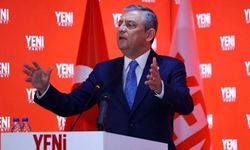 Özgür Özel’den Sert Cemil Tugay Tepkisi: "Bu Haysiyetsizliği Yapacağını Bilsem Selam Vermem!"