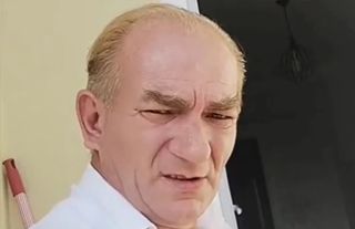 Atatürk'e benzeyen adam bir yayında kazandığı parayla gündem oldu