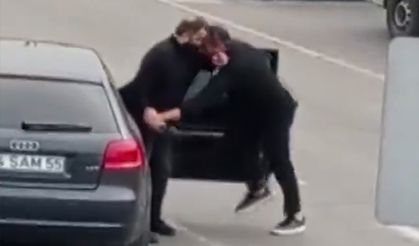 Tartıştığı kişiyi polisin önünde ayağından vurdu