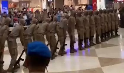 AVM'de yapılan Jandarma gösterisi sosyal medyayı salladı
