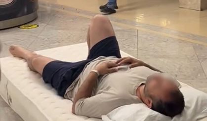 Klima sorunu çözülmeyen otel müşterisi yatağı yemekhaneye götürdü