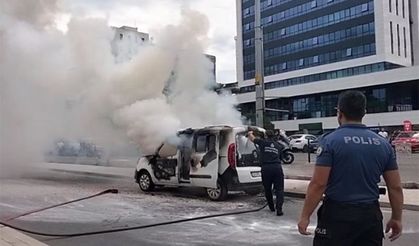 Kartal Adalet Sarayı önünde aracını yaktı