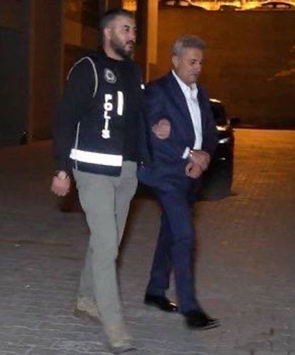 Kırıkkale'de AK Partili Başkan Tutuklandı, Görevden El Çektirildi