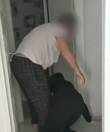 Aksaray’da İhanet Kamerada: Evine Aldığı Komşusunu Yatak Odasında Kocasıyla Yakaladı!