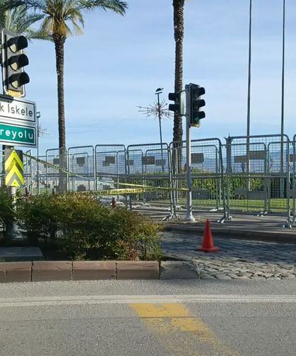 İzmir Cumhuriyet Meydanı'nda TOMA'lı Abluka!