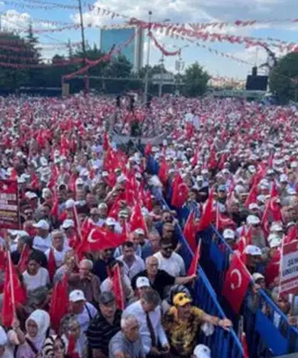 Ankara’da Dev "Bayrak Mitingi": Dervişoğlu Sert Çıktı, Mansur Yavaş Tandoğan’da Saf Tutti!