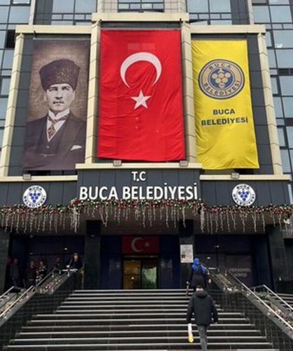 Buca Belediyesi'ne Dev Operasyon: Mevcut ve Eski Başkanlar Dahil 62 Kişiye Gözaltı Kararı!