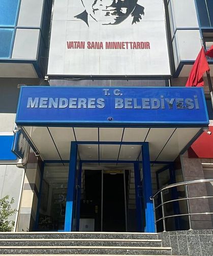 Menderes Belediyesi'ne 'Rüşvet ve İmar' Operasyonu: Başkan İlkay Çiçek Gözaltında!