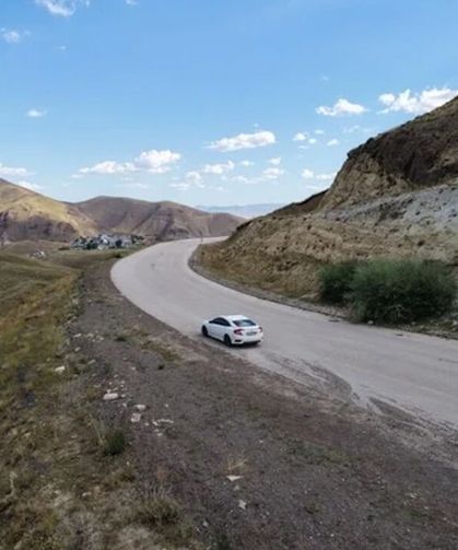 Erzurum'daki "Gizemli Yol" Sosyal Medyanın Gündeminde: Araçlar Motor Çalışmadan Yokuş Yukarı Çıkıyor