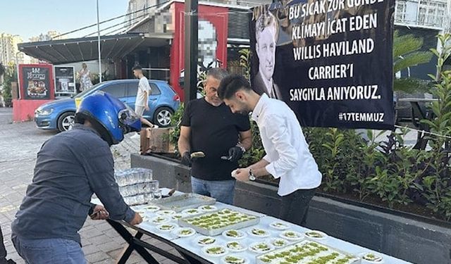 Adana'da klimanın mucidinin hayrına tatlı dağıtıldı, dua okundu