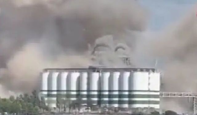 Kocaeli Derince Limanı'nda şiddetli patlama anı