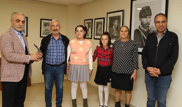 ‘Ata Biyografi’ Resim Sergisi Kartal’da