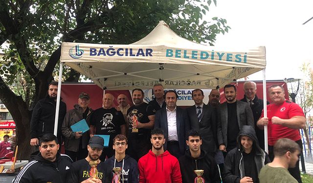Güneşli’nin Atatürk sevgisi sağanak yağmur dinlemedi