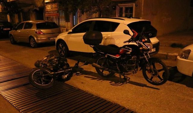 İzmir Buca'da motosiklet çalmak isteyen hırsızı kafasından vurdular