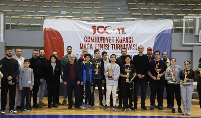 Kartal’da Cumhuriyet’in 100. Yılına Özel Masa Tenisi Turnuvası