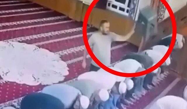 Camide namaz sırasında imamın kafasına tabureyle vuran adam gündemde