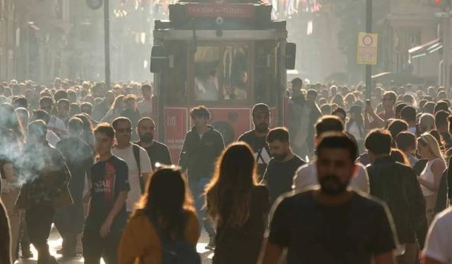 TÜİK'E göre işsizlik azaldı sanayi daraldı