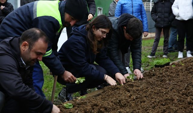 Eyüpsultan'da çocuklar tarımla tanışıyor