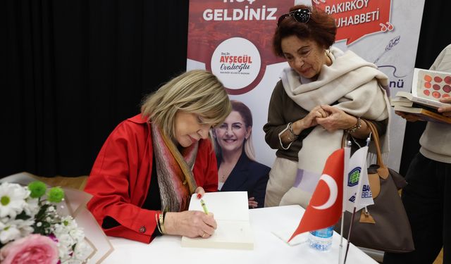 Zeynep Göğüş Bakırköy’de okurlarıyla buluştu