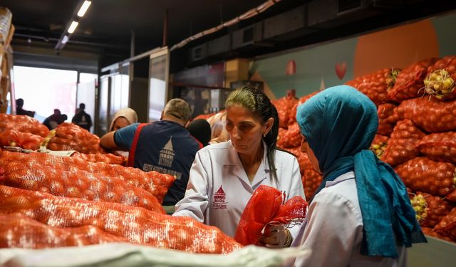 Beyoğlu Belediyesi’nden Hataylı çiftçilerin yanında