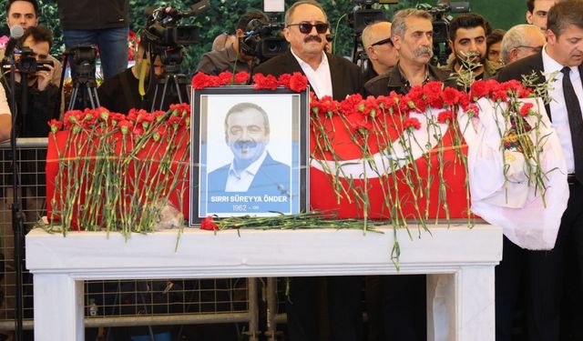 Sırrı Süreyya Önder son yolculuğuna uğurlandı