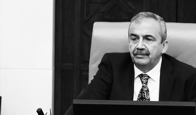 Son dakika; Sırrı Süreyya Önder'den kötü haber