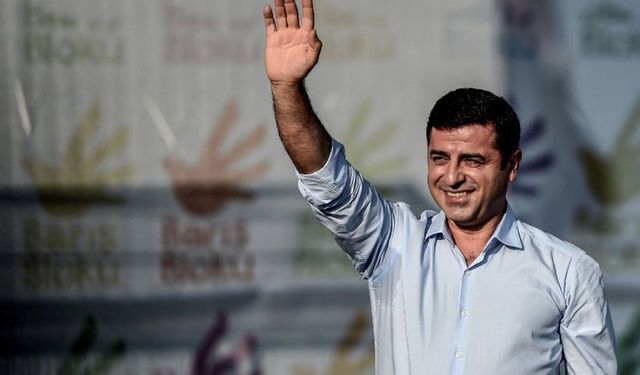 Selahattin Demirtaş’tan Cezaevinden Mesaj: “Seçilmiş Belediye Başkanları Tahliye Edilmeli”