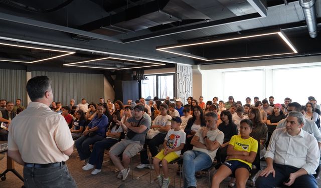 Kartal’da Gençlere Meslek Rehberliği: Makina Hangar’da Yoğun Katılımlı Tanıtım Günü
