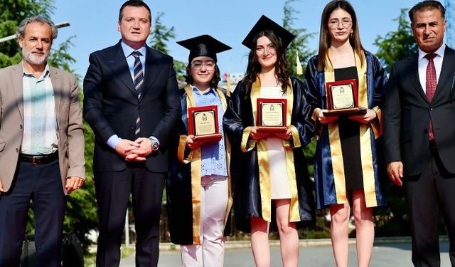 Silivri'de Başkan Balcıoğlu gençlerin mezuniyetine katıldı