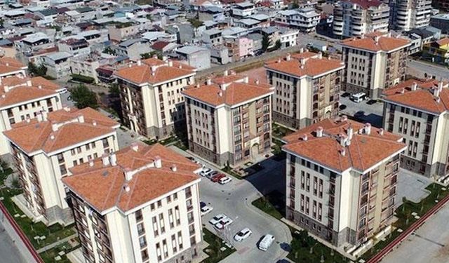 Türkiye'de kiralar yüzde bin arttı; Maaşın yarısı kiraya gidiyor