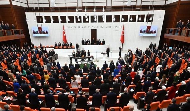 300 vekile maaşlarına ek yüksek emekli aylığı ödemesi