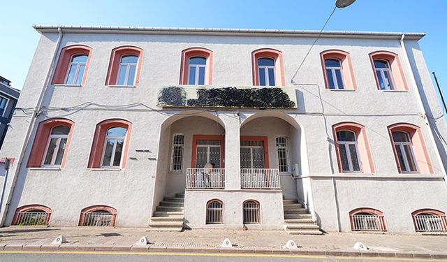 Ensar Vakfı'na bedelsiz verilen bina artık Üsküdarlıların
