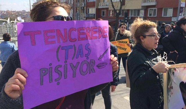 Açlık ve Yoksulluk Sınırı Rekor Kırdı: Asgari Ücret Yetersiz Kalıyor