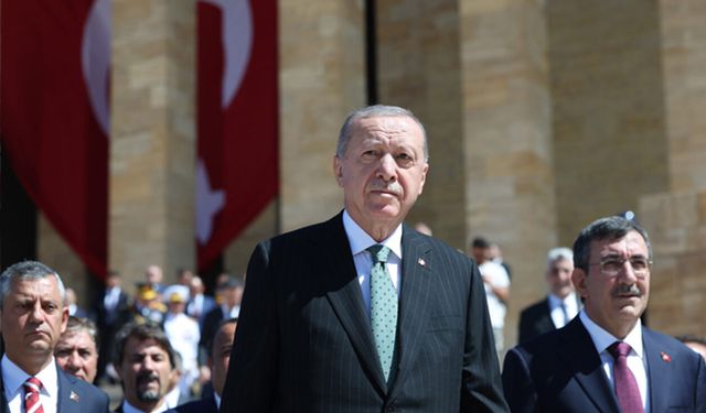 Alışkanlık oldu; Anıtkabir'de yine Erdoğan sloganları
