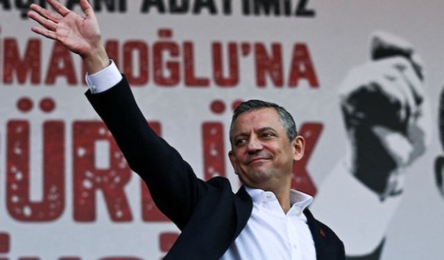 Anketer sıklaşıyor; CHP bir anketten daha birinci çıktı