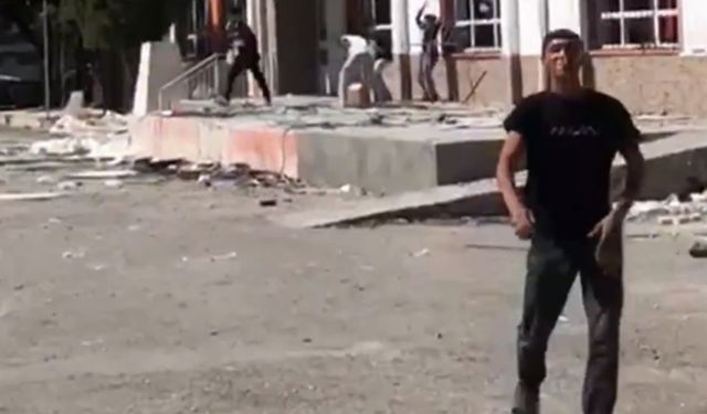 İzmir Buca'da ortaokula saldıran şahıslar gözaltına alındı